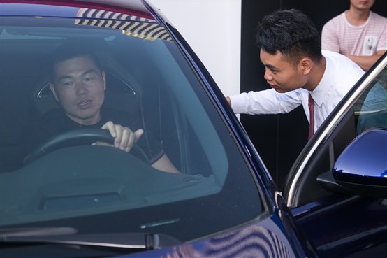 看车.jpg